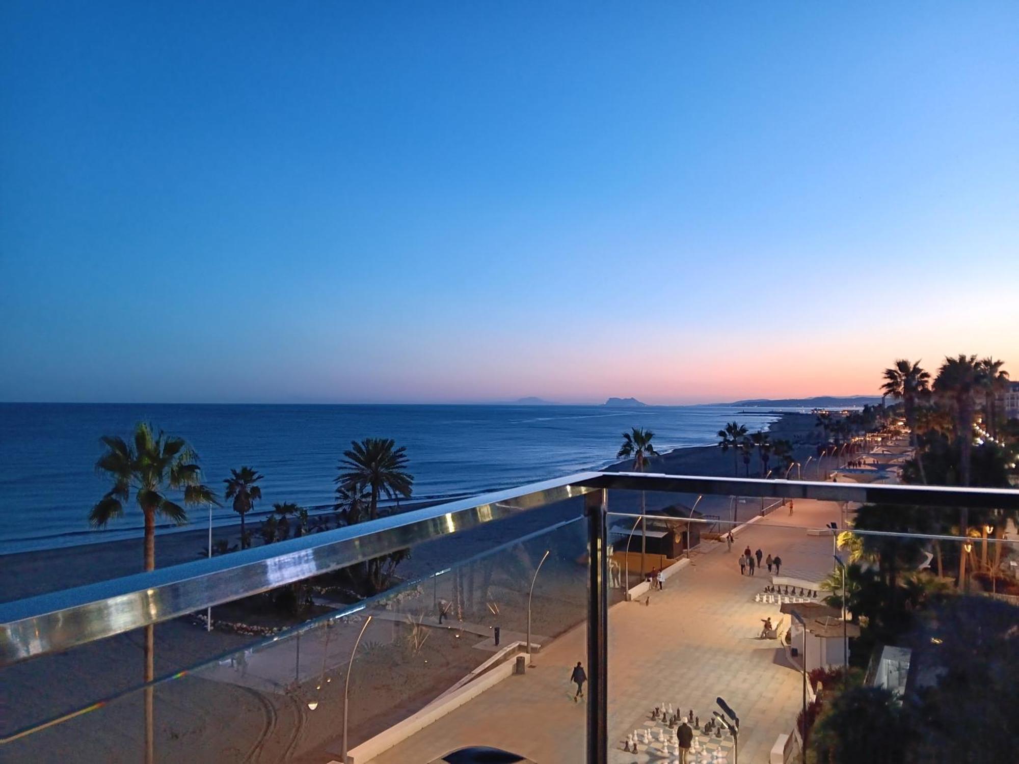 Alojamiento Iberia Playa 에스테포나 외부 사진