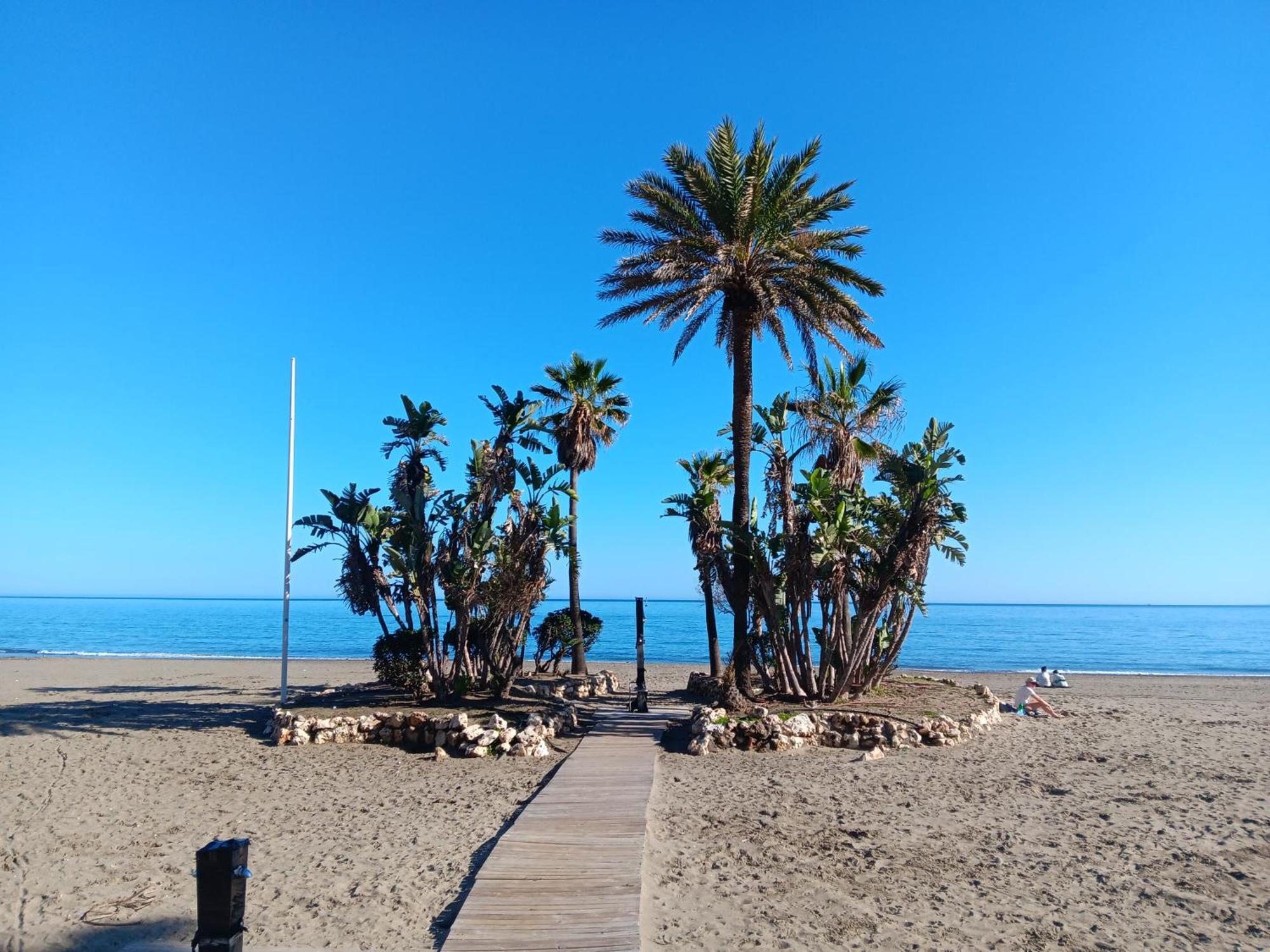 Alojamiento Iberia Playa 에스테포나 외부 사진