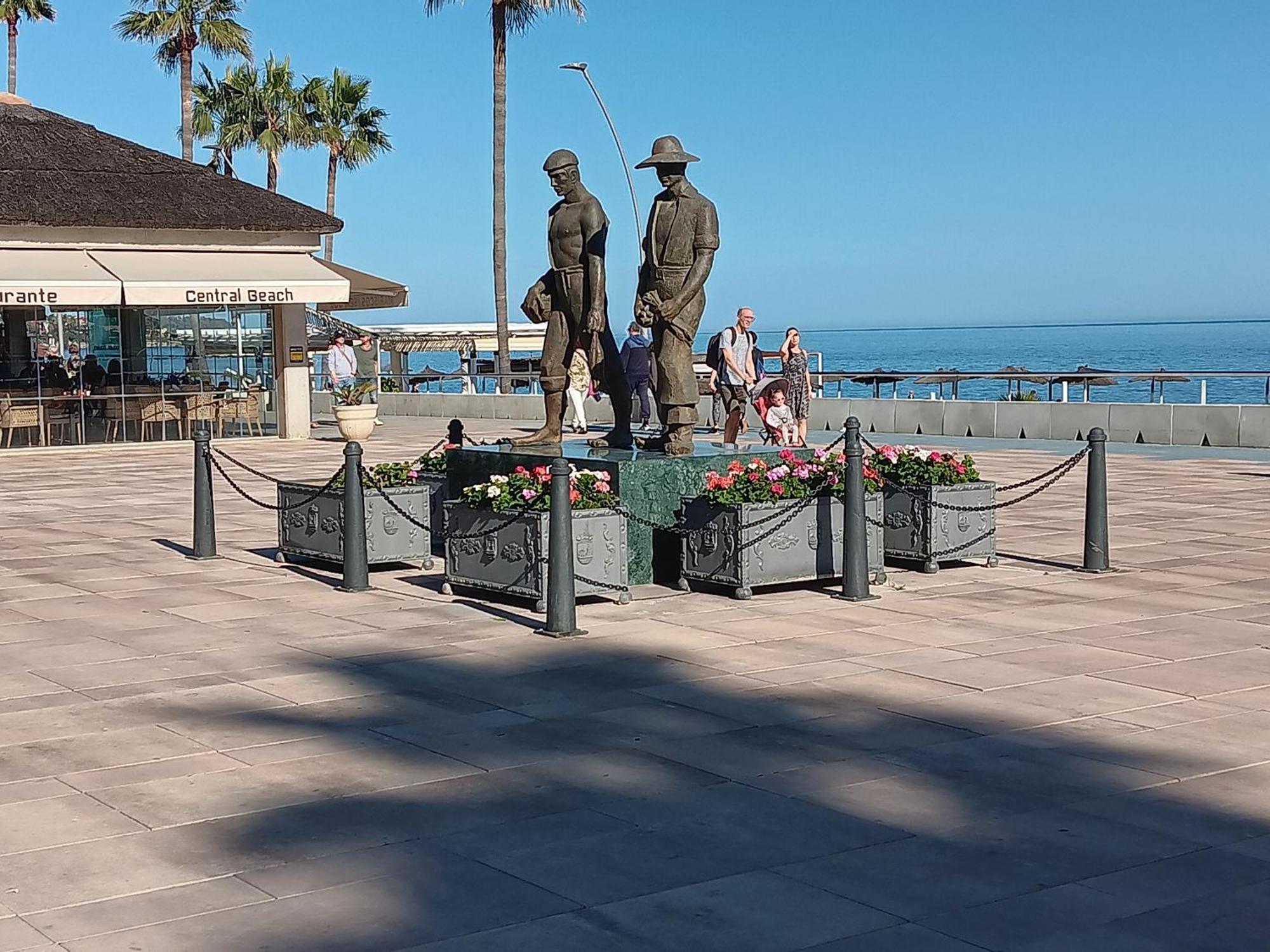Alojamiento Iberia Playa 에스테포나 외부 사진