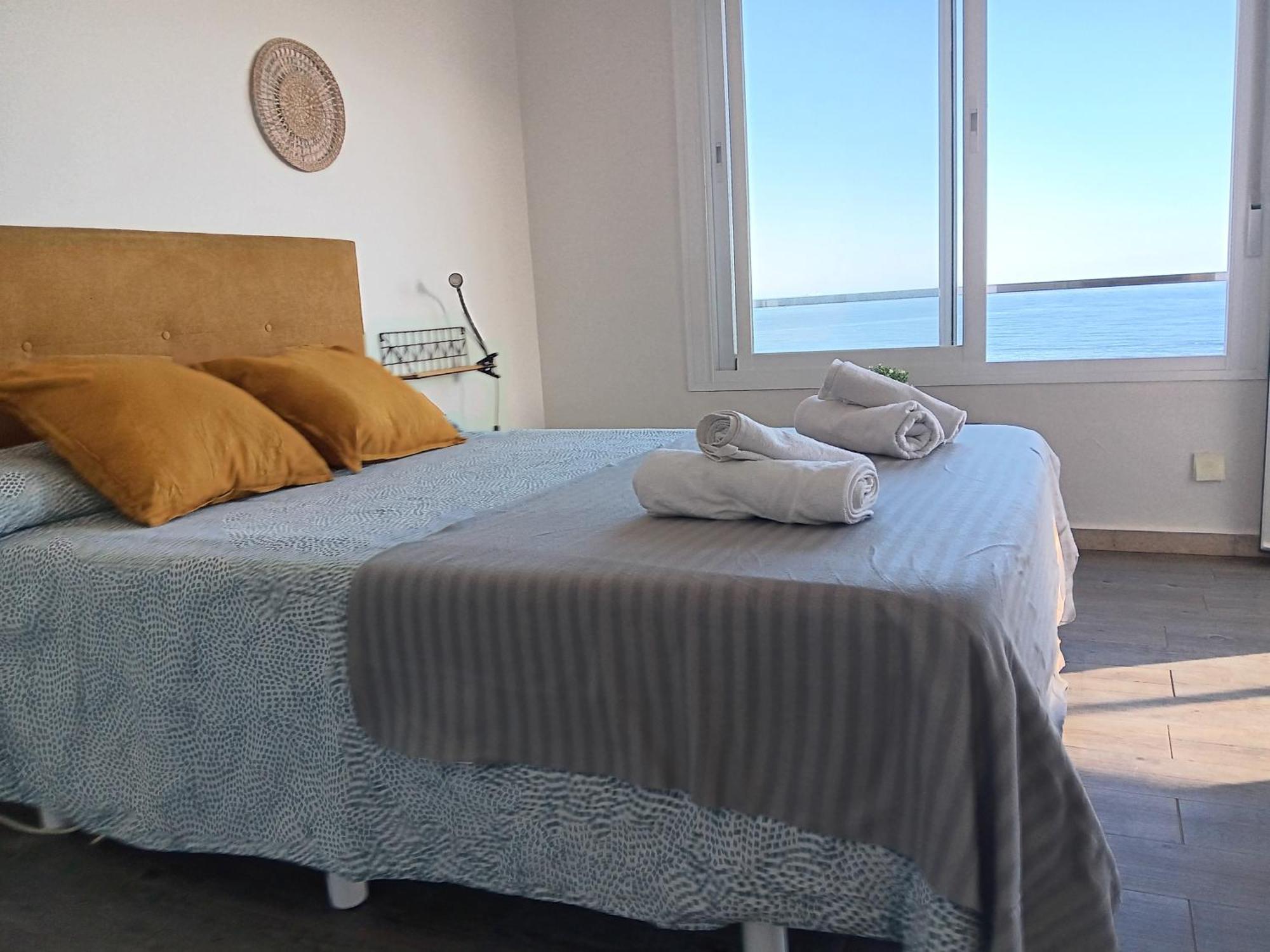 Alojamiento Iberia Playa 에스테포나 외부 사진